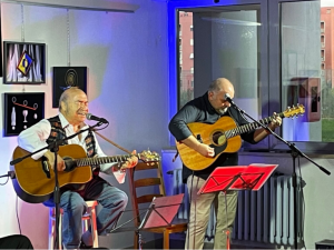 0F8A1B38-F79C-42BE-ACA4-8337042A4945